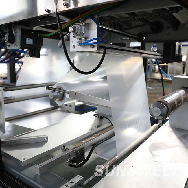 Juice PET Bottle Thermal Contraction Heat Shrink Wrapping Machine Carbonated Drink Linear Shrink Wrap Packing Machine
