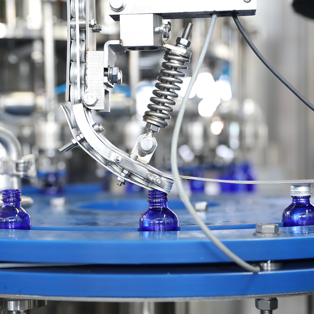 Wood Packaging Material Piston Filling Machine Offering Filling Accuracy ±1 Percent Suitable for Water Filling Processes